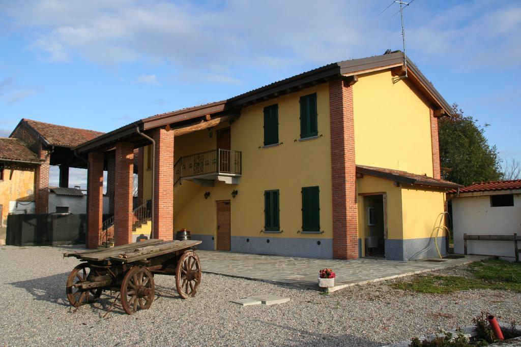 Agriturismo Cascina La Palazzina Bed & Breakfast Albairate Exterior photo